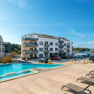https://apartments-vizula-sunset-d.pula-hotels.org